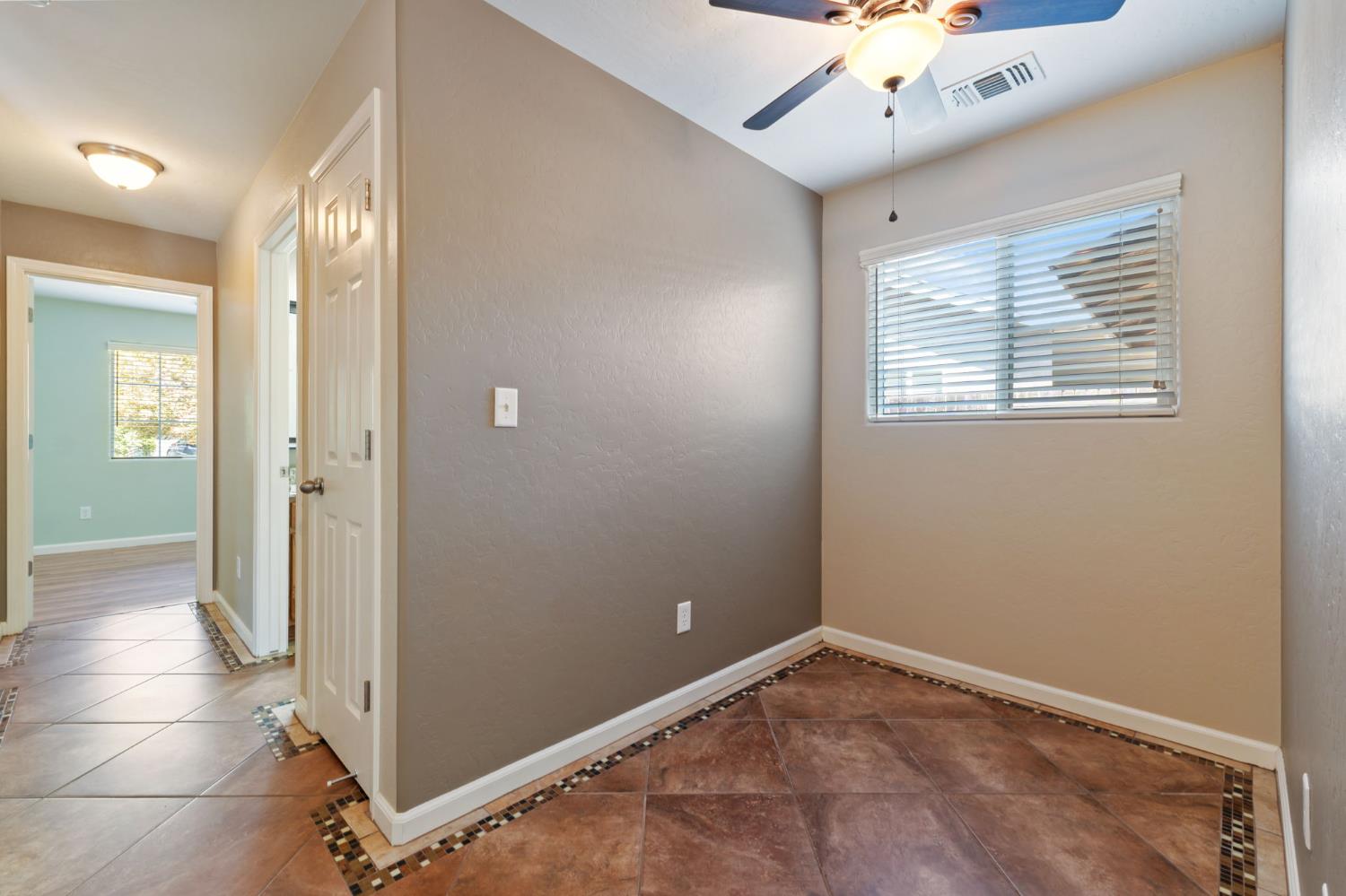 2667 W Payson Ave, Visalia, CA 93291