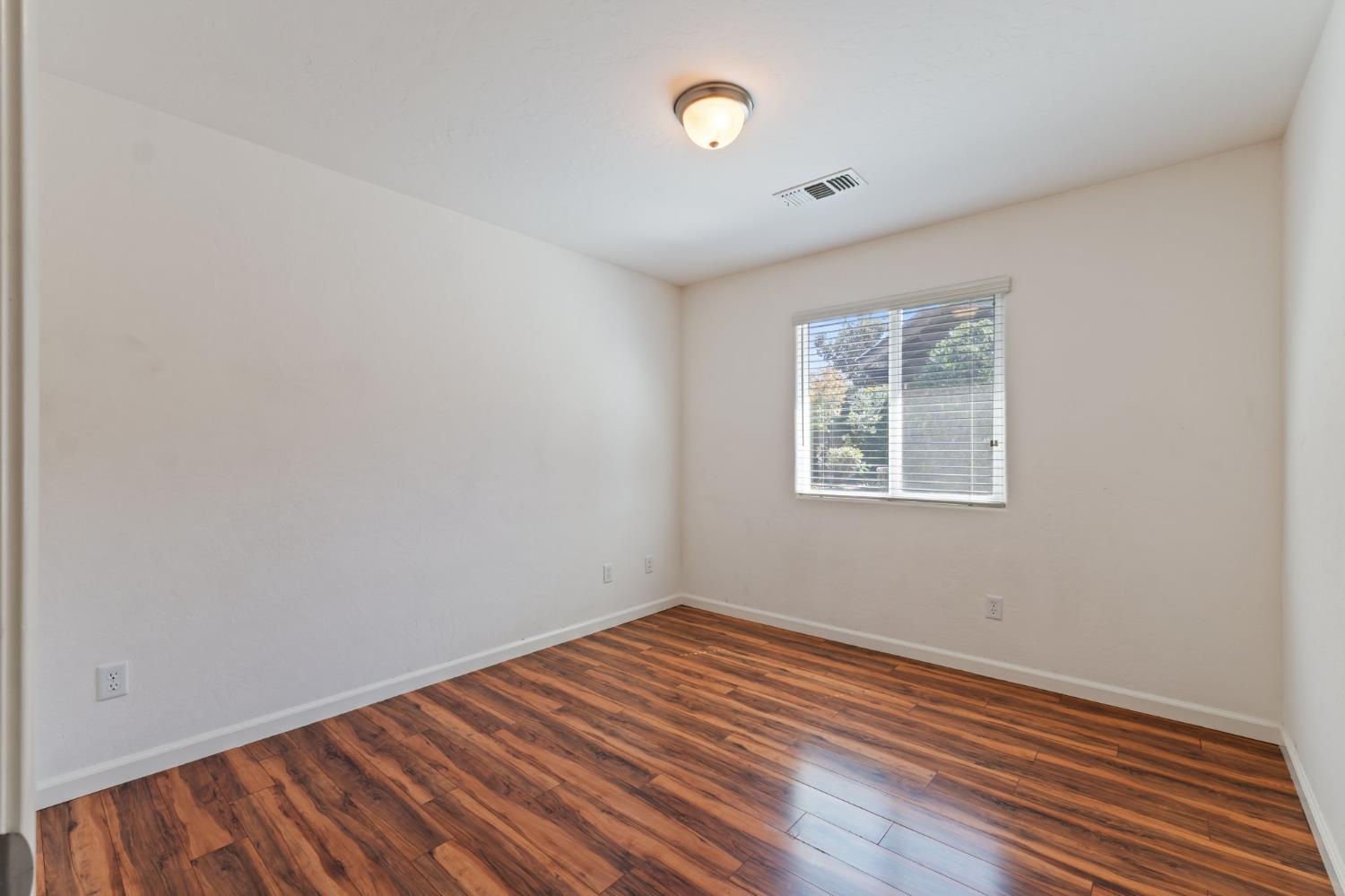 2667 W Payson Ave, Visalia, CA 93291