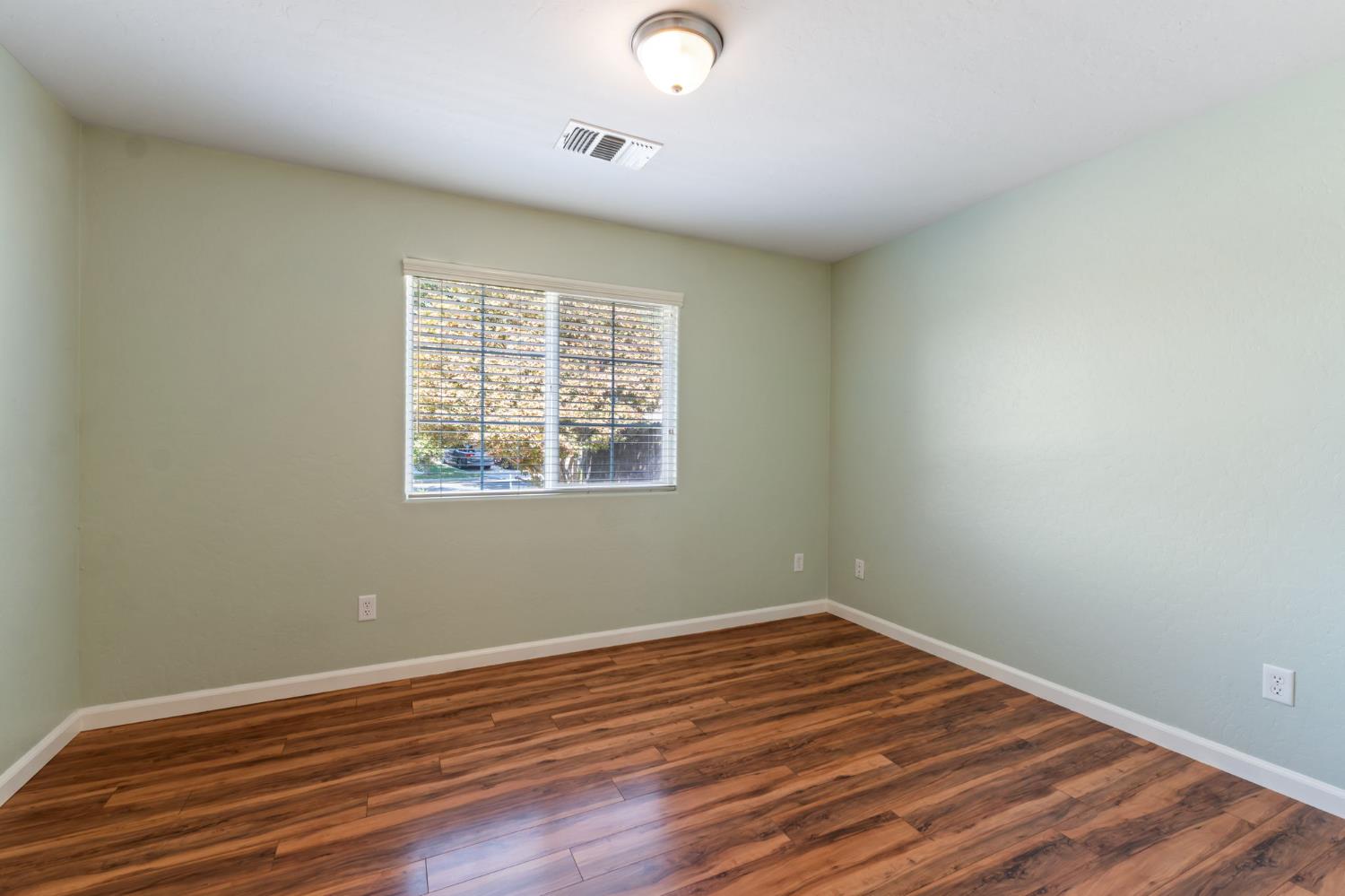 2667 W Payson Ave, Visalia, CA 93291