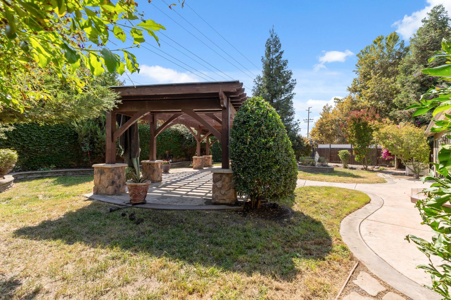 2667 W Payson Ave, Visalia, CA 93291