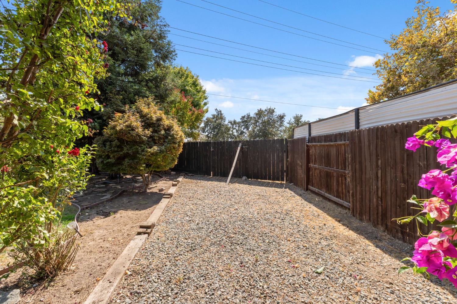 2667 W Payson Ave, Visalia, CA 93291