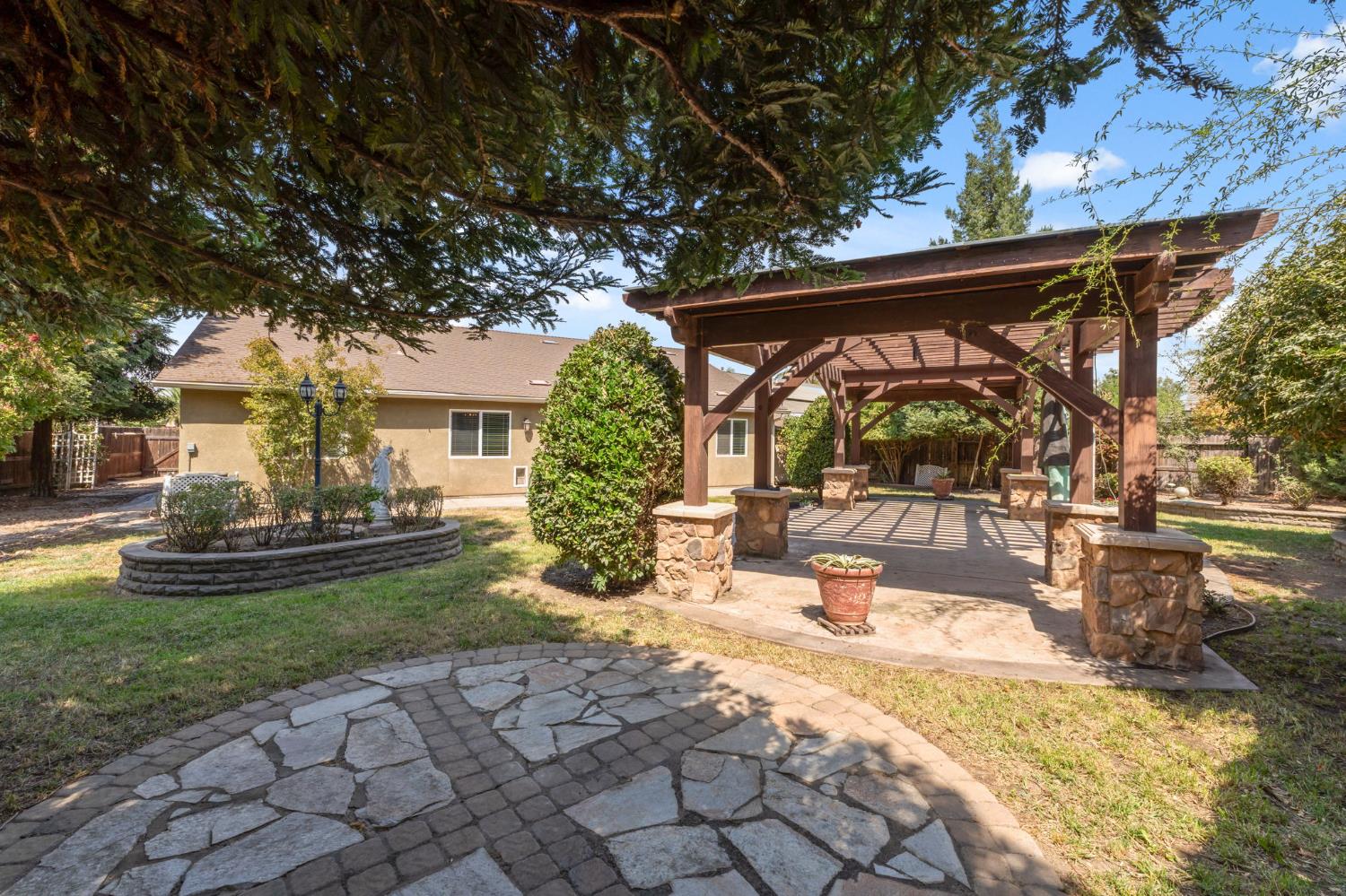 2667 W Payson Ave, Visalia, CA 93291