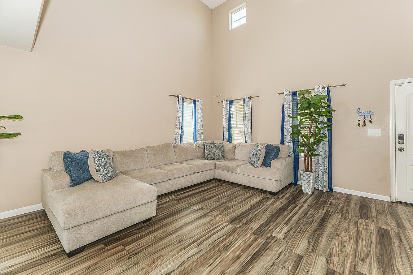 337 S Stanford Ave, Fresno, CA 93727