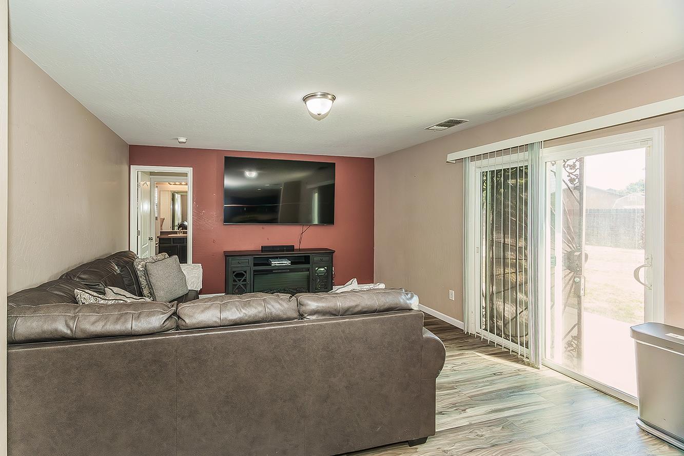 337 S Stanford Ave, Fresno, CA 93727