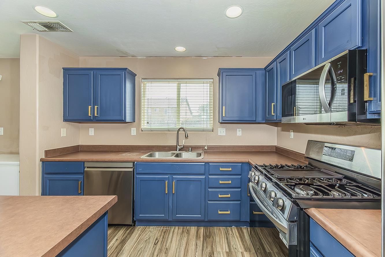 337 S Stanford Ave, Fresno, CA 93727