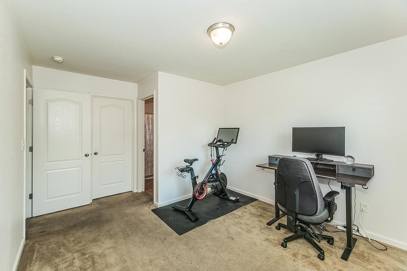 337 S Stanford Ave, Fresno, CA 93727