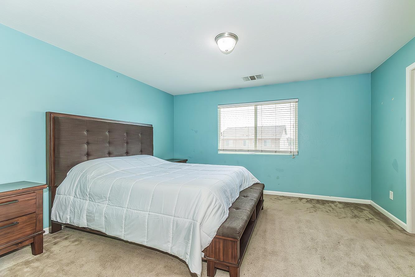 337 S Stanford Ave, Fresno, CA 93727