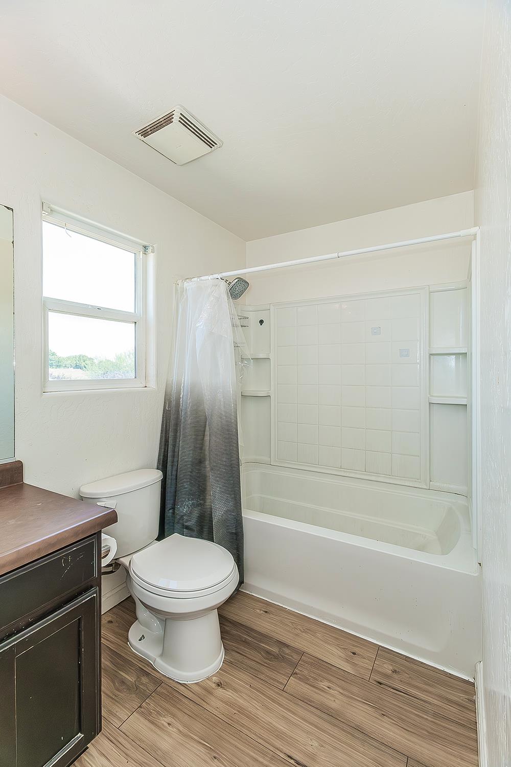 337 S Stanford Ave, Fresno, CA 93727