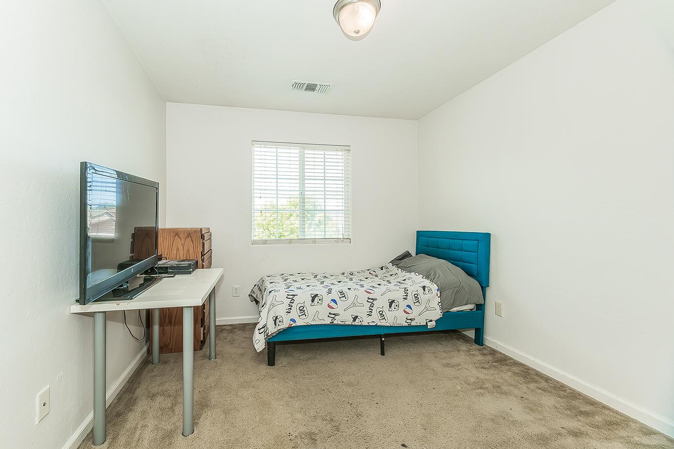 337 S Stanford Ave, Fresno, CA 93727