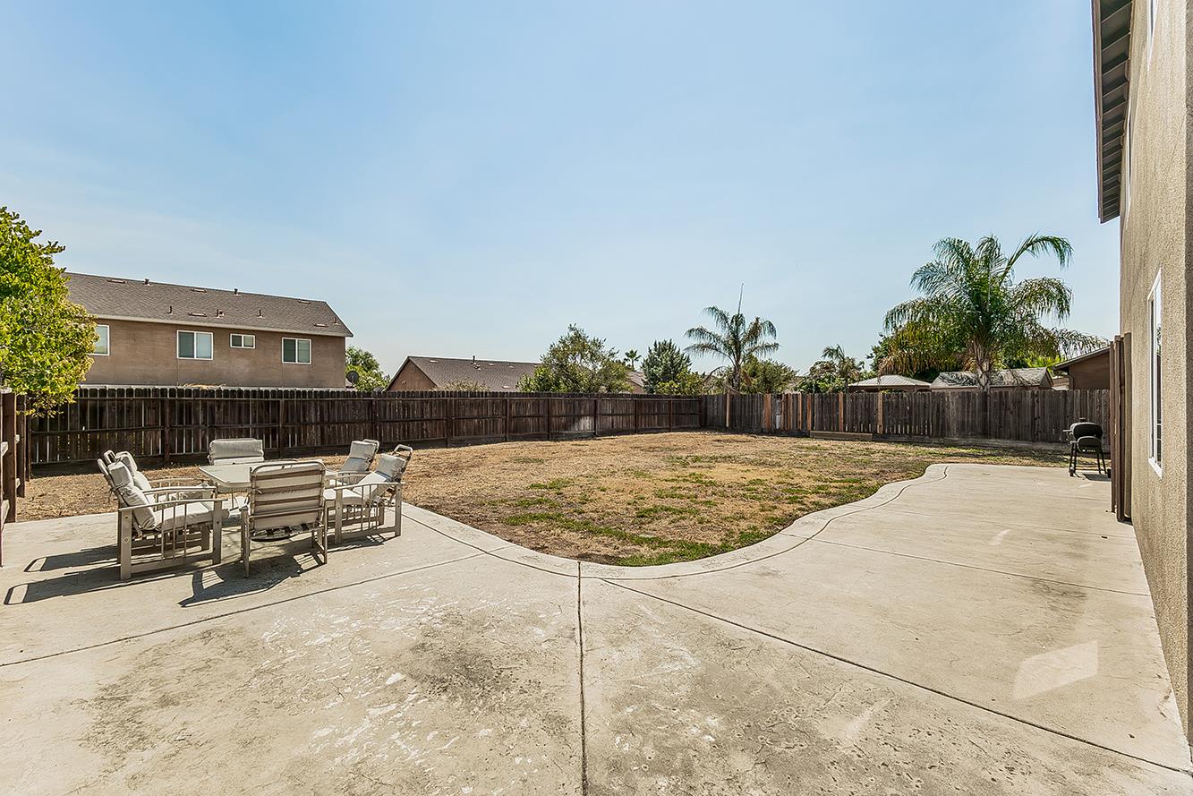 337 S Stanford Ave, Fresno, CA 93727