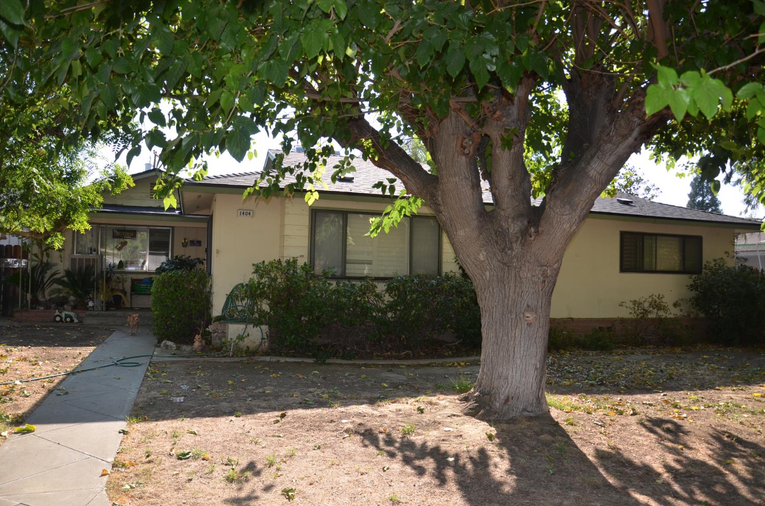 1404 Nevada St, Coalinga, CA 93210