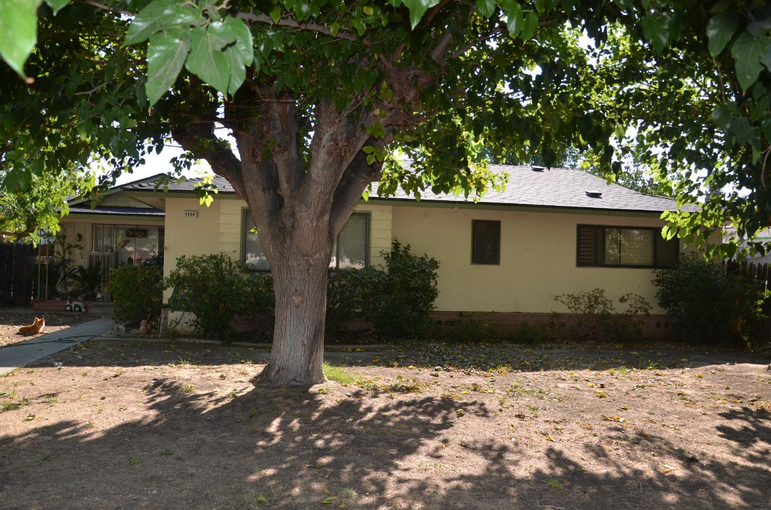 1404 Nevada St, Coalinga, CA 93210