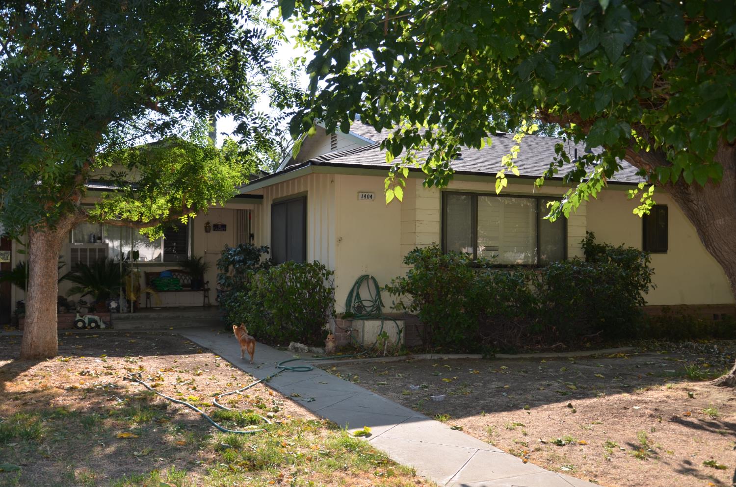 1404 Nevada St, Coalinga, CA 93210