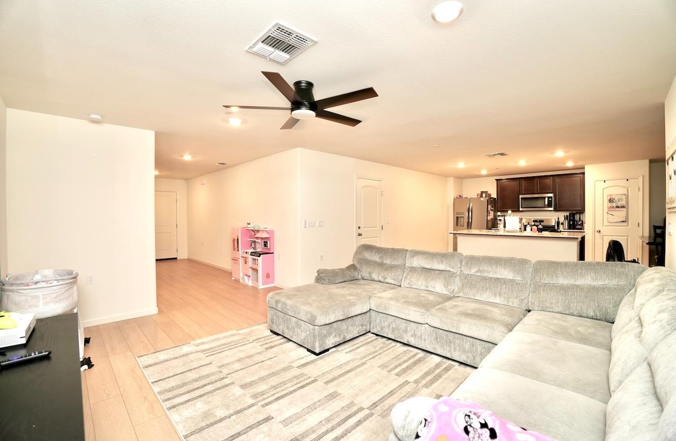 6664 E Washington Ave, Fresno, CA 93727