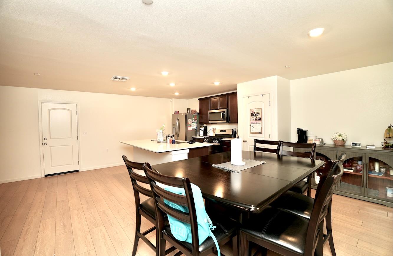 6664 E Washington Ave, Fresno, CA 93727