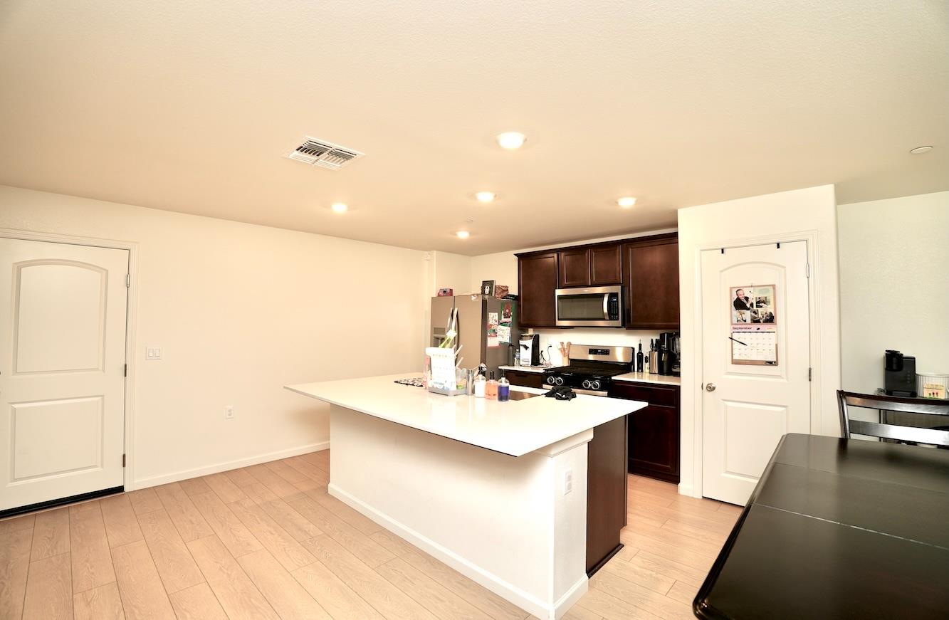 6664 E Washington Ave, Fresno, CA 93727