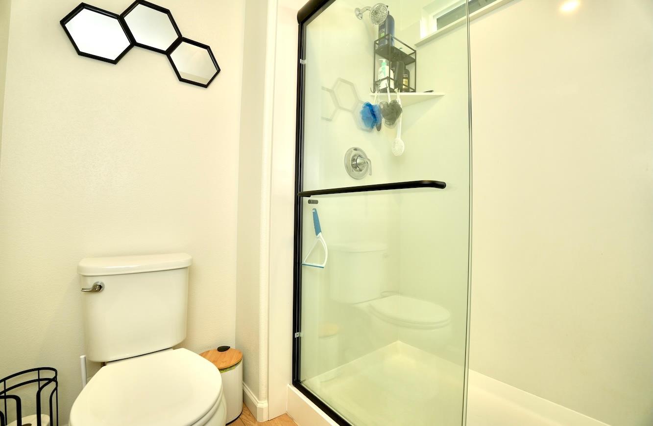 6664 E Washington Ave, Fresno, CA 93727