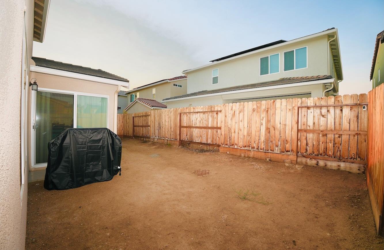 6664 E Washington Ave, Fresno, CA 93727