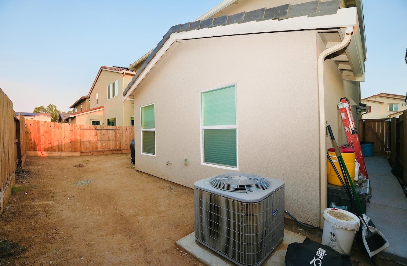 6664 E Washington Ave, Fresno, CA 93727