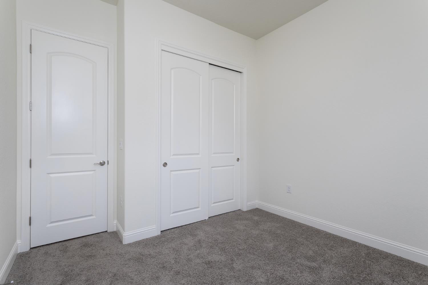 2112 Daffodil St, Kingsburg, CA 93631