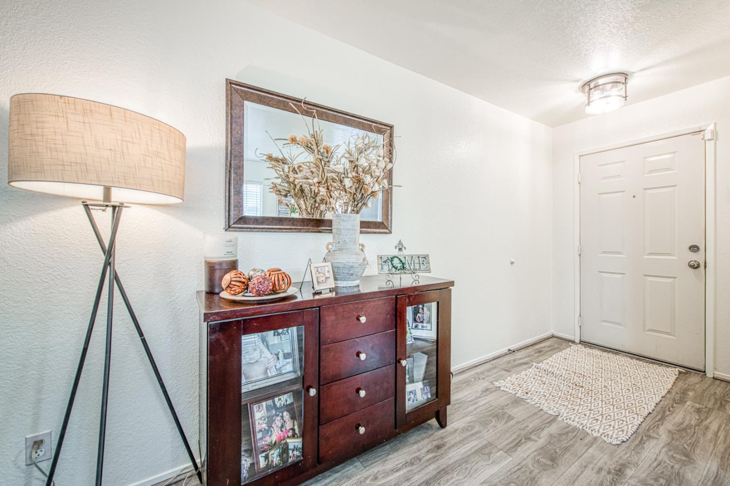 1033 Koufax, Madera, CA 93638