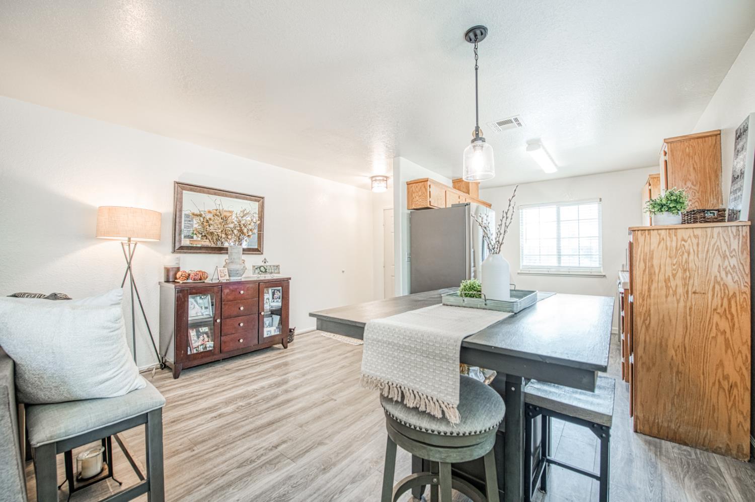 1033 Koufax, Madera, CA 93638