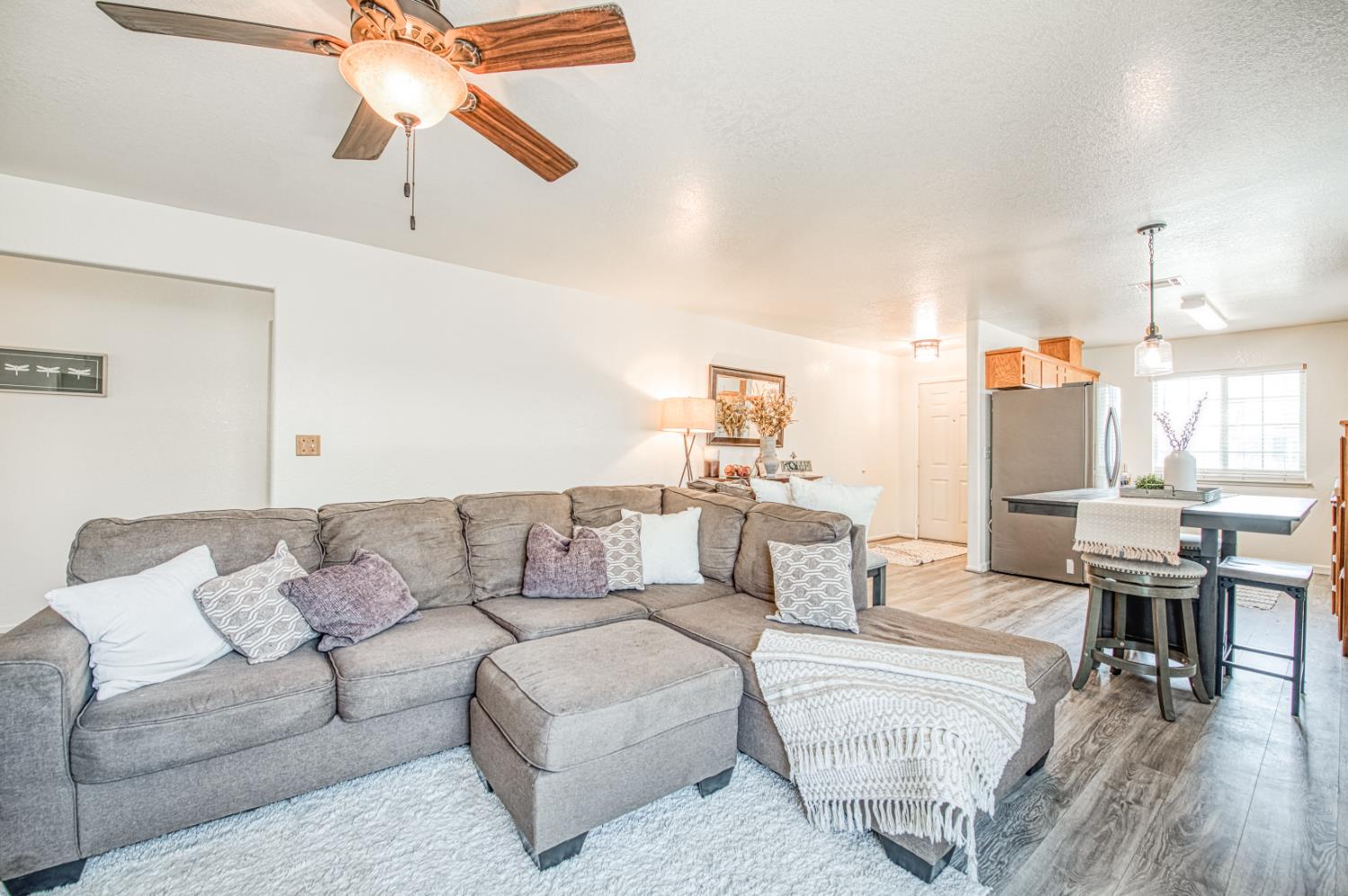 1033 Koufax, Madera, CA 93638