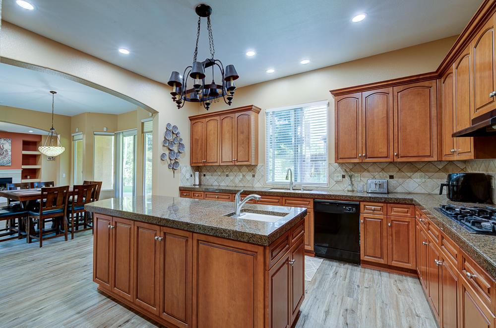 4968 W Pinedale Ave, Fresno, CA 93722