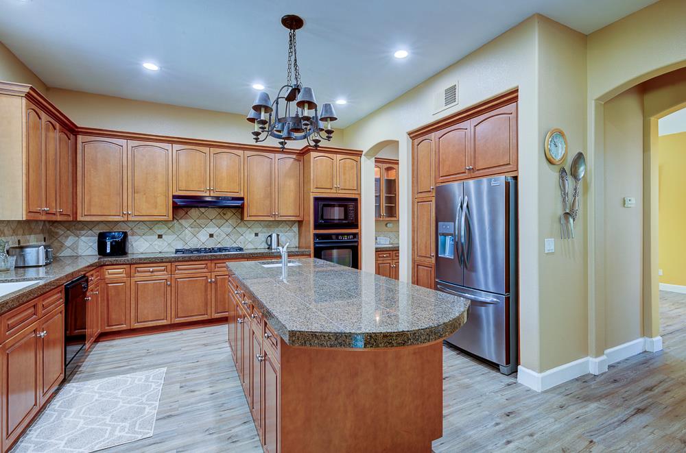 4968 W Pinedale Ave, Fresno, CA 93722