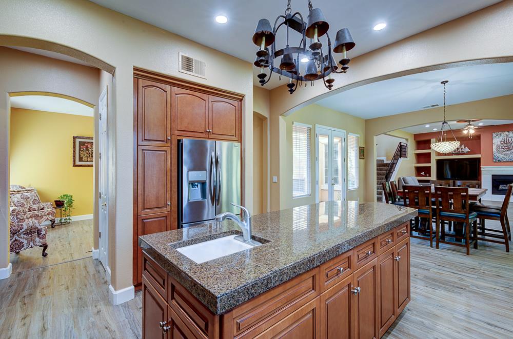 4968 W Pinedale Ave, Fresno, CA 93722