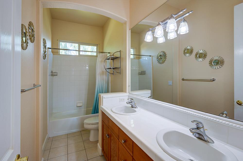 4968 W Pinedale Ave, Fresno, CA 93722