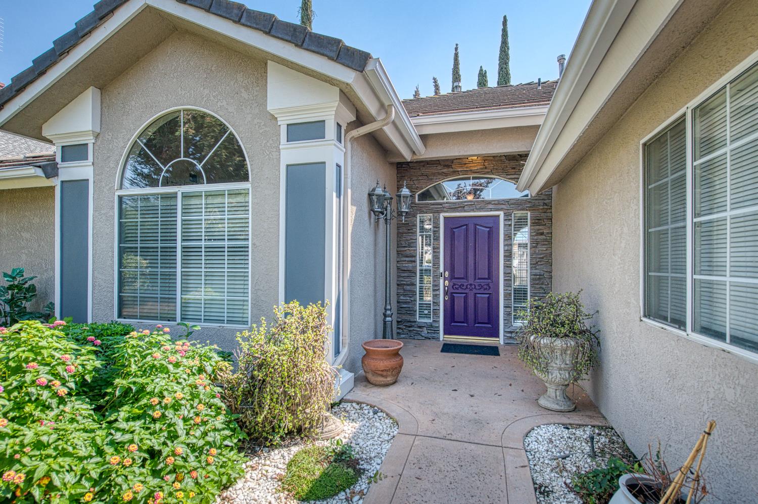 1021 E Niles Ave, Fresno, CA 93720