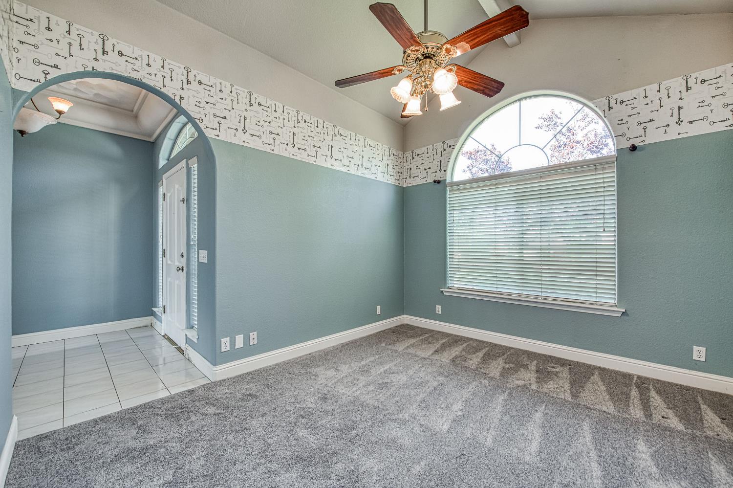 1021 E Niles Ave, Fresno, CA 93720