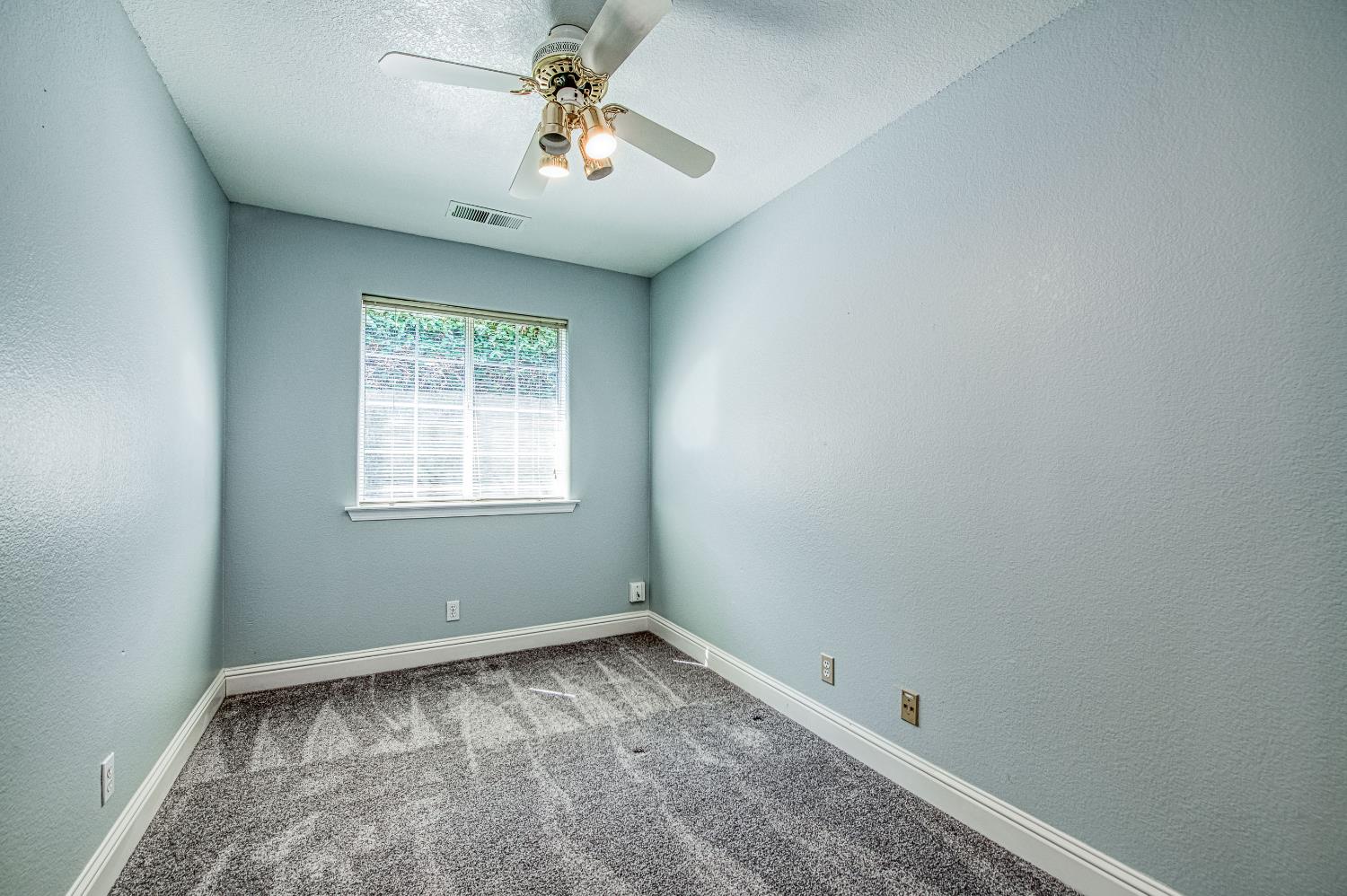 1021 E Niles Ave, Fresno, CA 93720