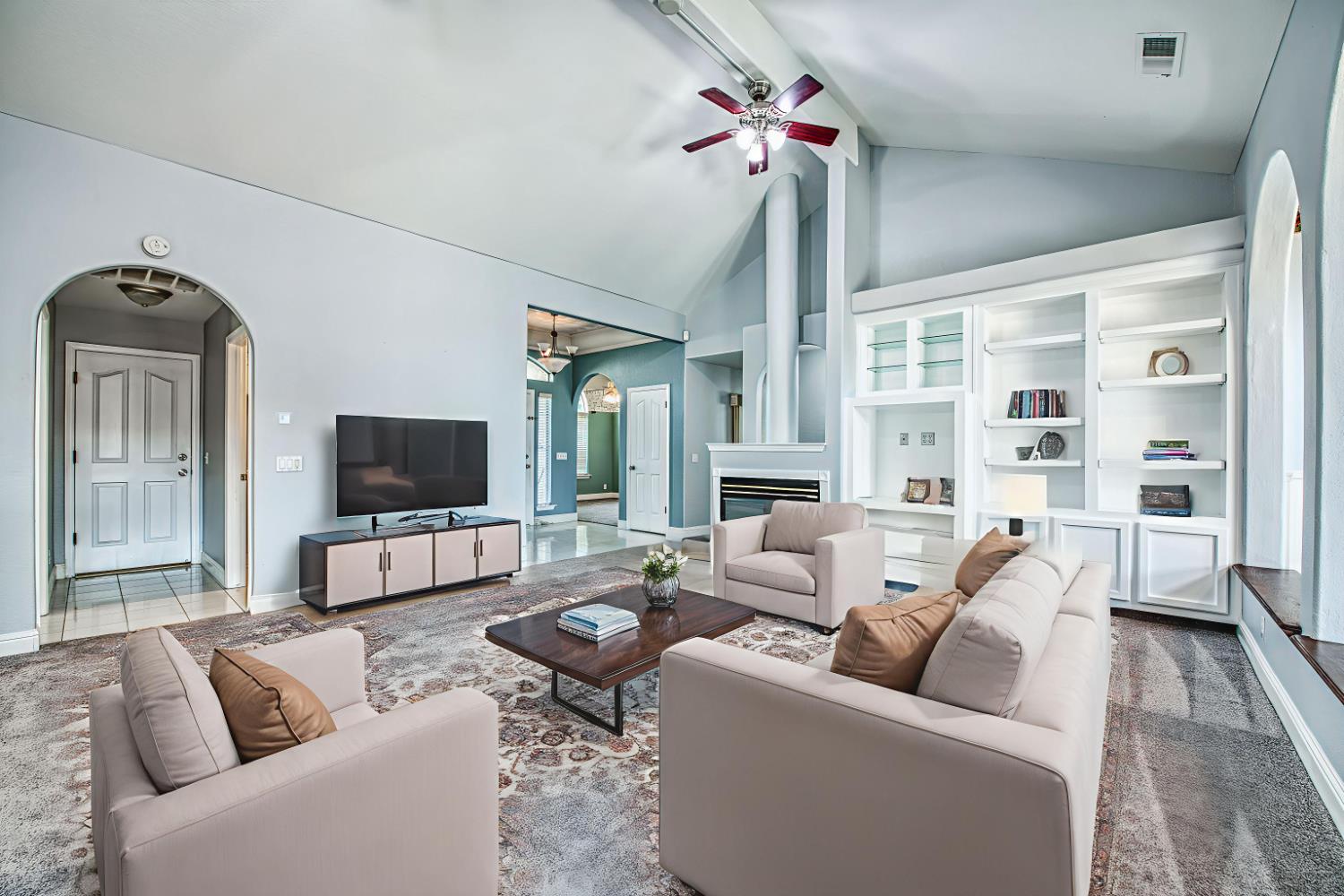 1021 E Niles Ave, Fresno, CA 93720