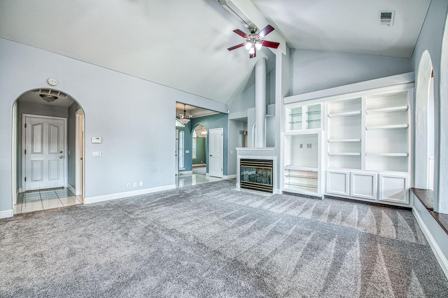 1021 E Niles Ave, Fresno, CA 93720