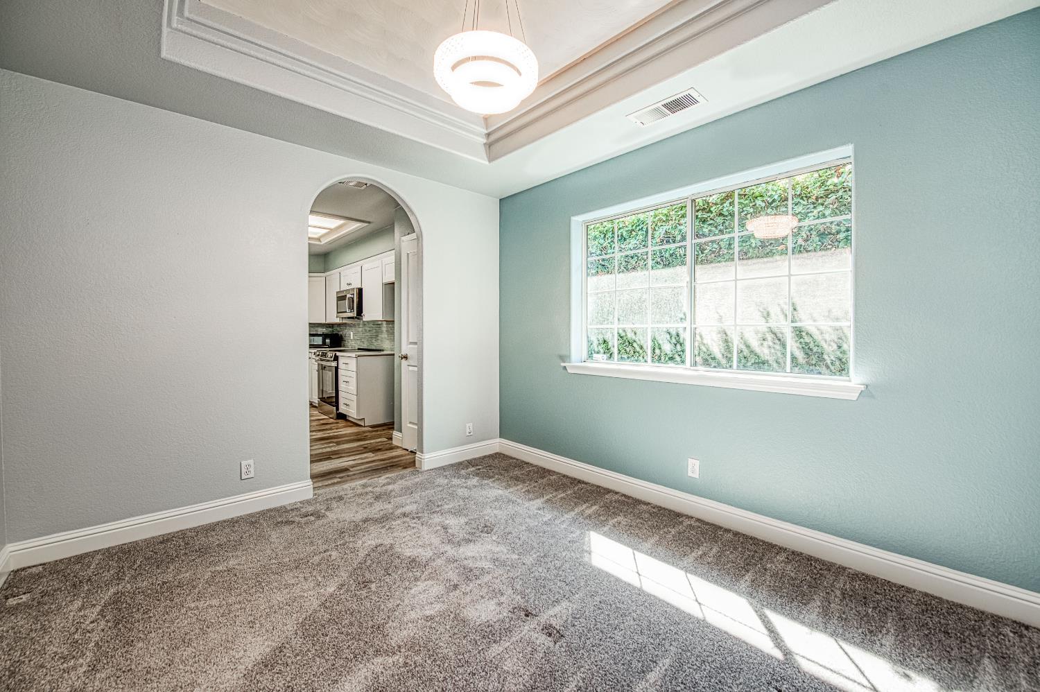 1021 E Niles Ave, Fresno, CA 93720