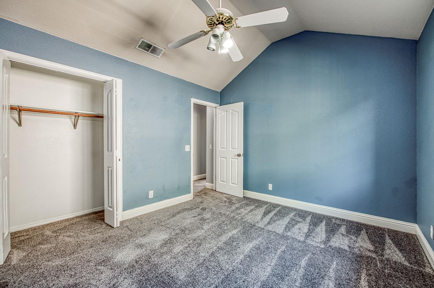 1021 E Niles Ave, Fresno, CA 93720