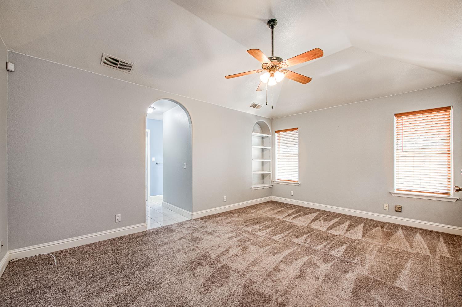 1021 E Niles Ave, Fresno, CA 93720