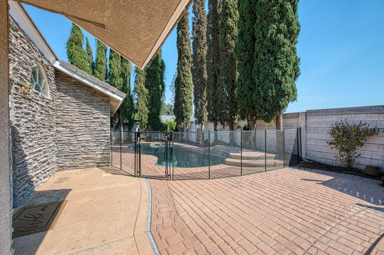 1021 E Niles Ave, Fresno, CA 93720