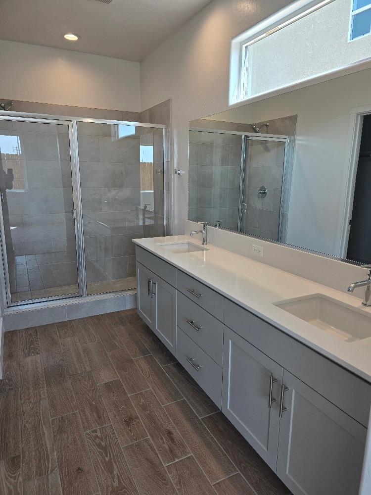 2897 E Corteza Dr, Fresno, CA 93730