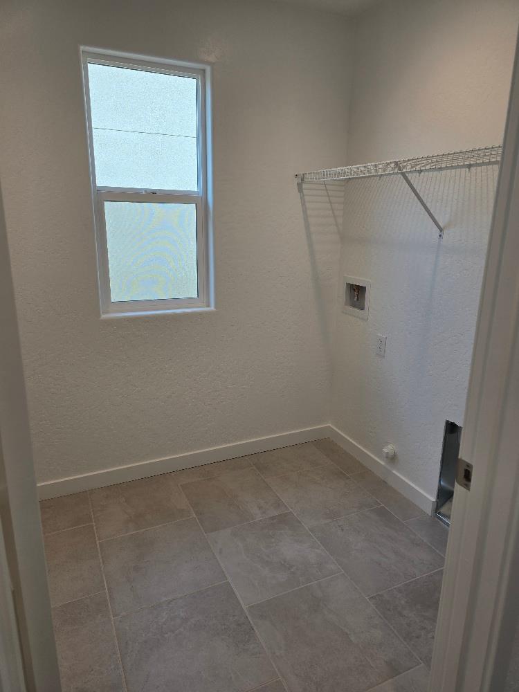 2897 E Corteza Dr, Fresno, CA 93730