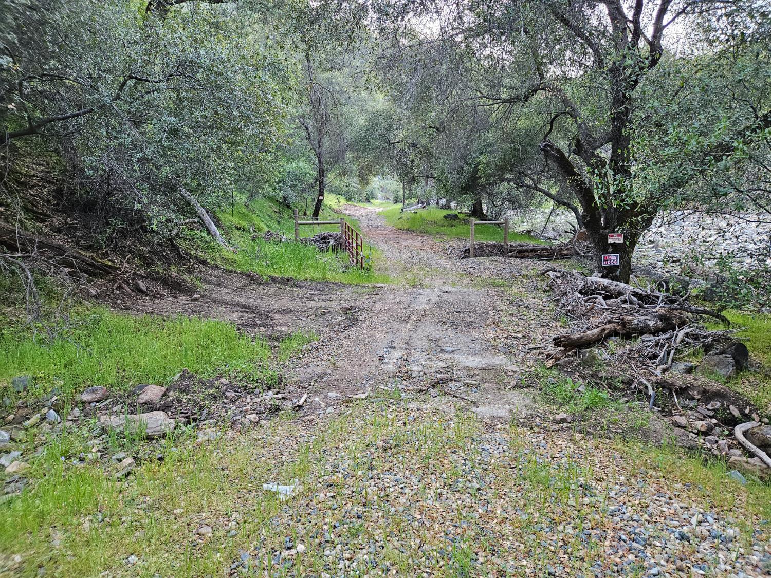 1000 Trimmer Spring Rd, Sanger, CA 93657