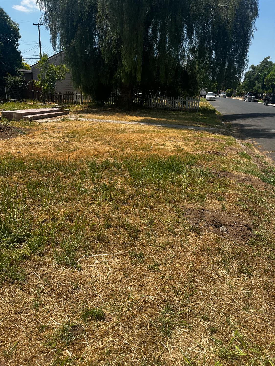 94 E Sussex Way, Fresno, CA 93704