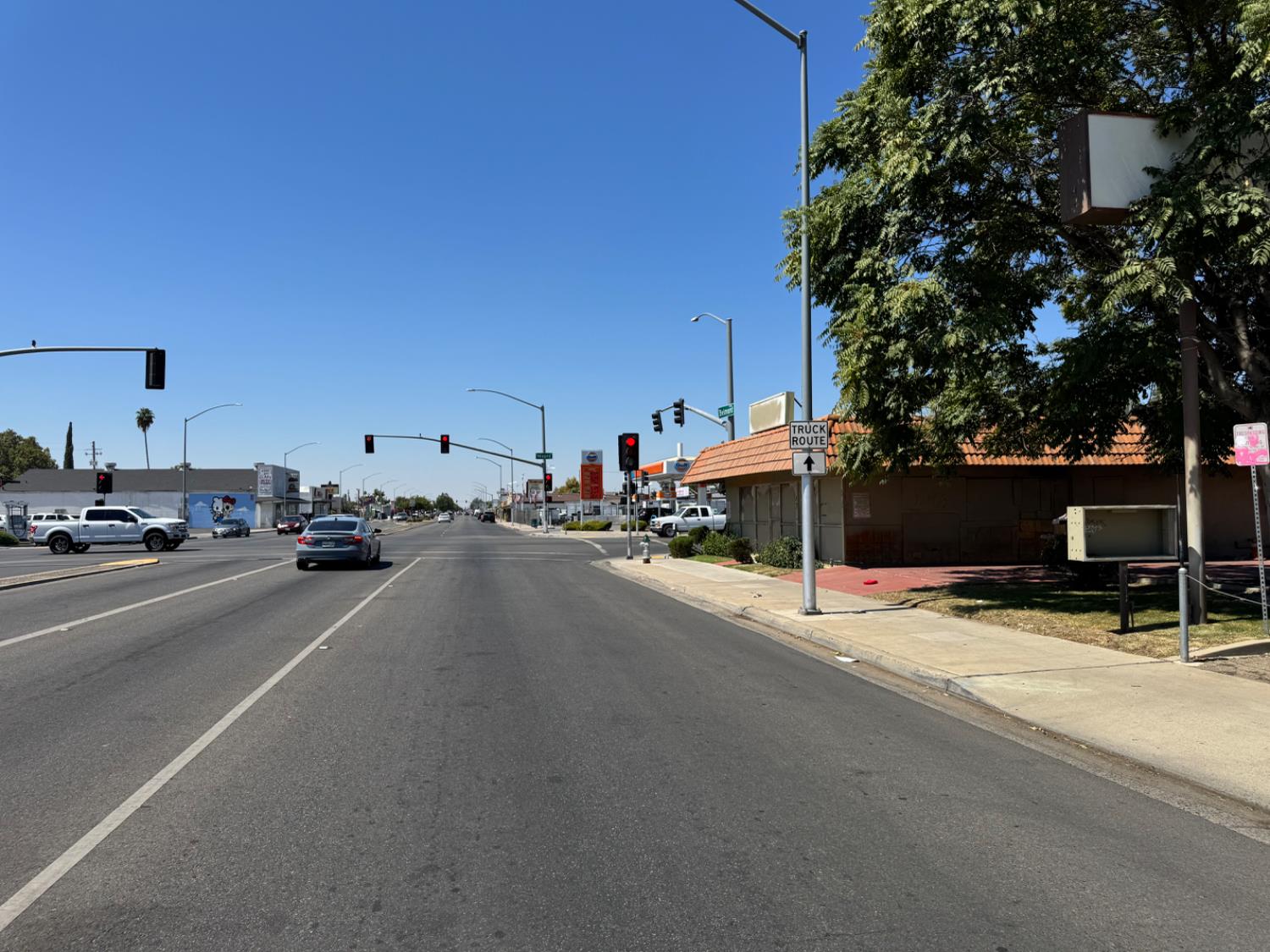 4605 E Belmont Ave, Fresno, CA 93702