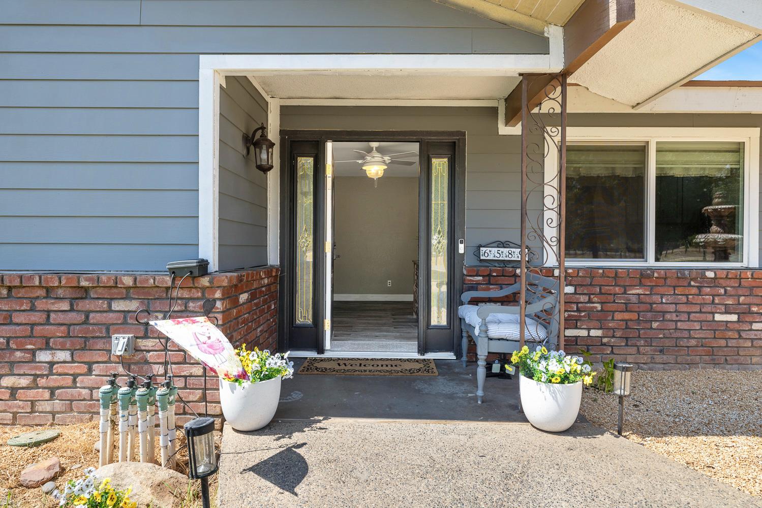 6589 N De Wolf Ave, Clovis, CA 93619