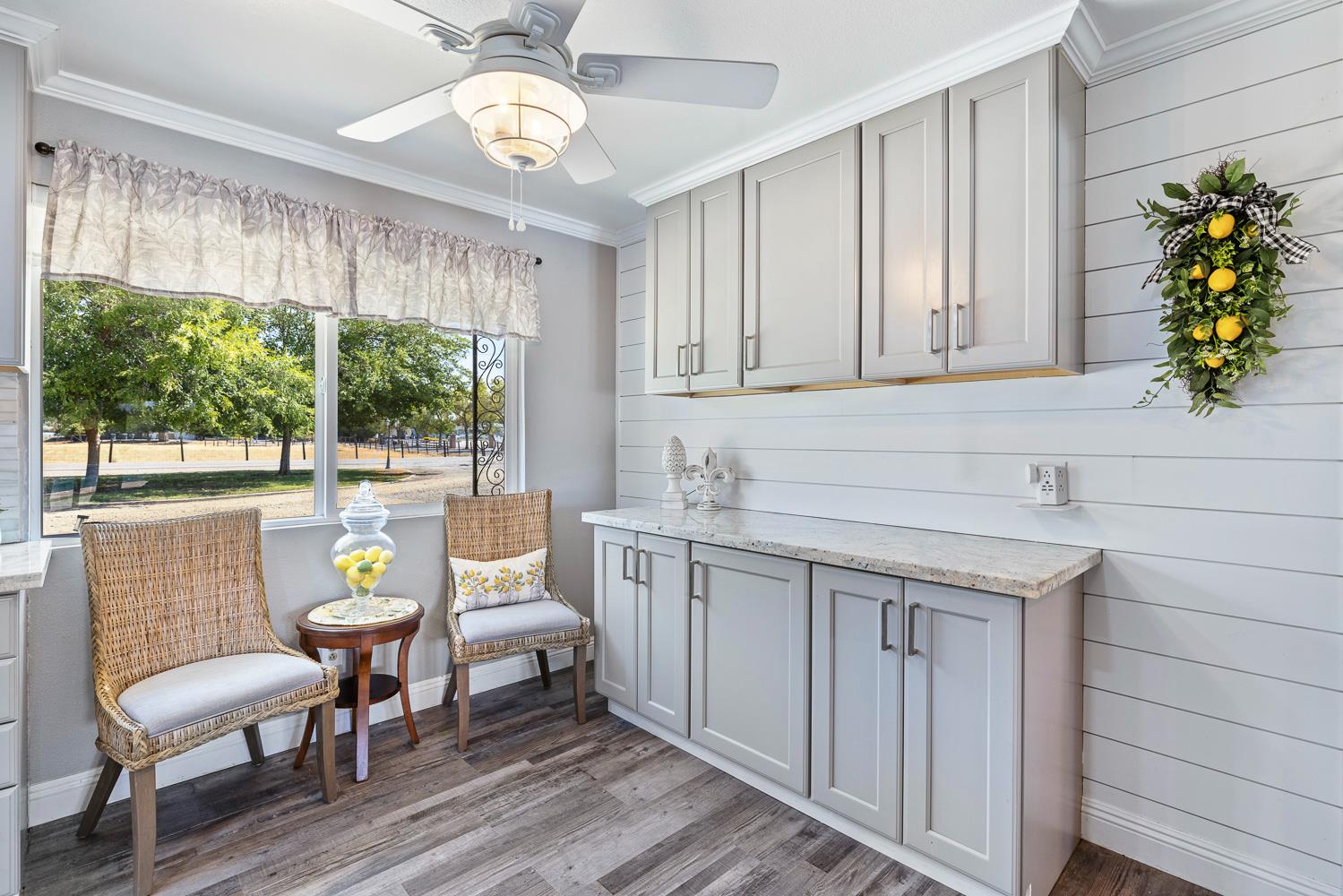 6589 N De Wolf Ave, Clovis, CA 93619