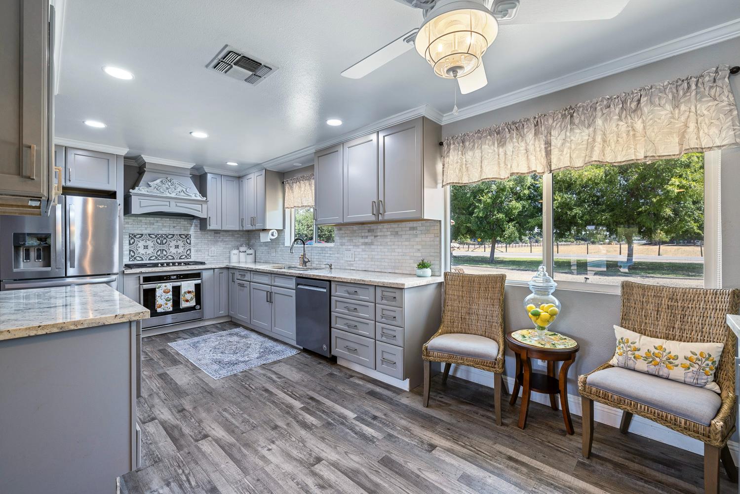 6589 N De Wolf Ave, Clovis, CA 93619