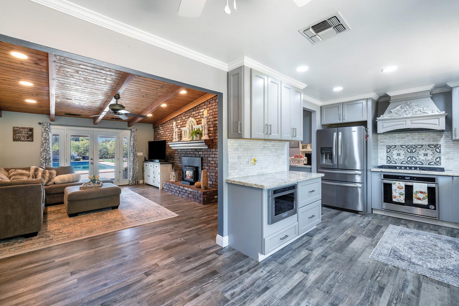 6589 N De Wolf Ave, Clovis, CA 93619