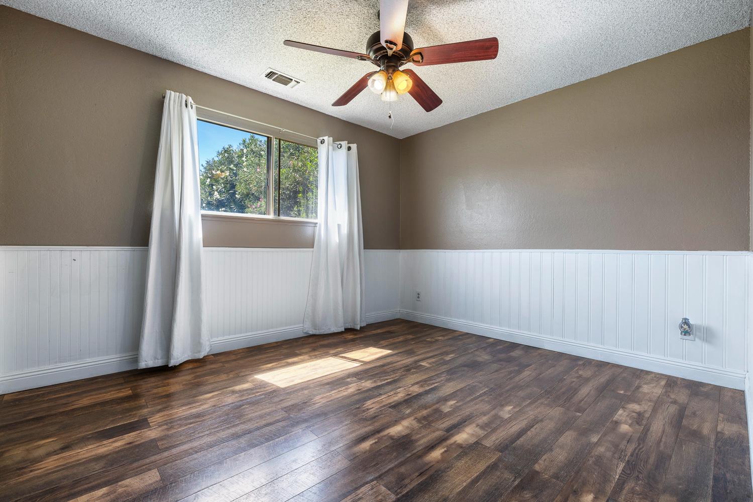 6589 N De Wolf Ave, Clovis, CA 93619